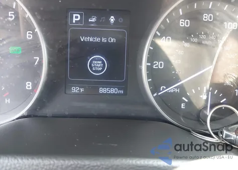 2017 Hyundai Elantra Value Edition z USA, uszkodzony, nr VIN 5NPD84LF5HH145597